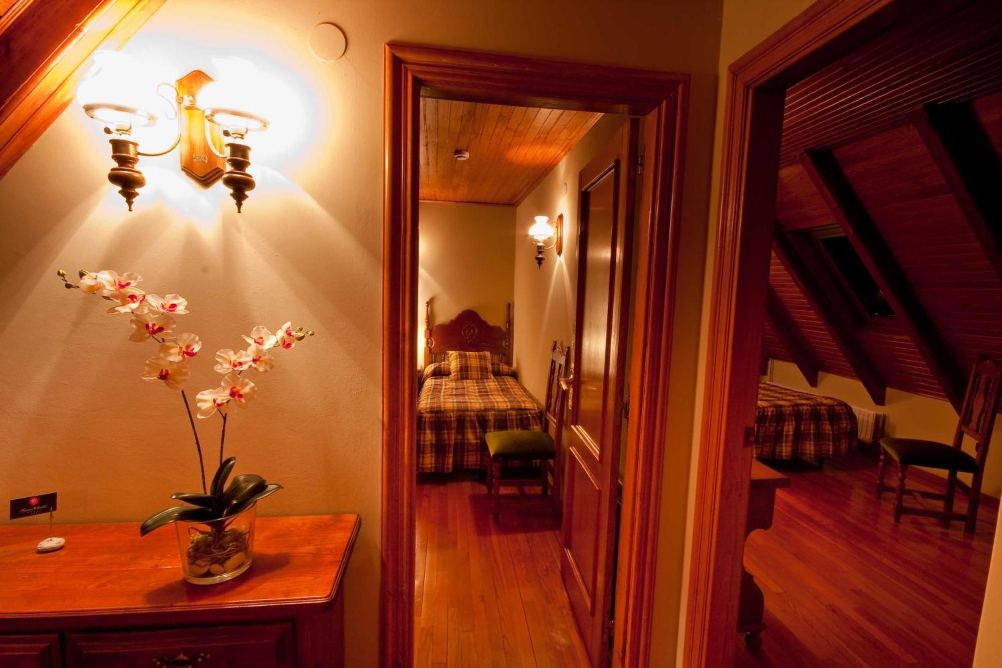 Gran Chalet Hotel & Petit Spa Vielha Room photo